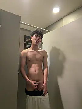 yoursexyjose live webcam show
