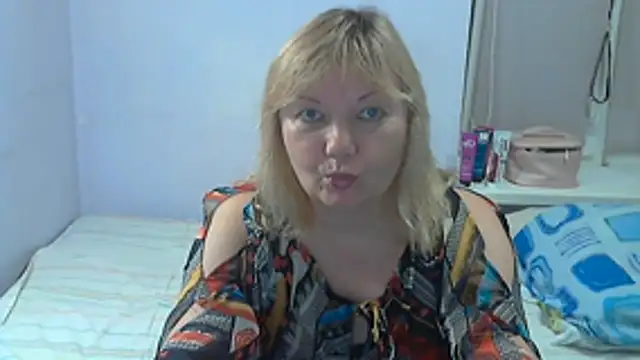 Lusi-777 live cam on StripChat