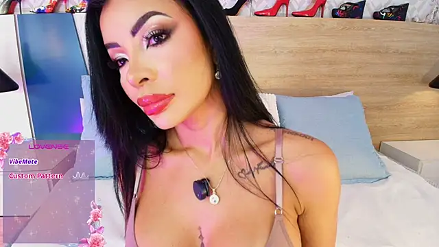 veronikali live cam on StripChat