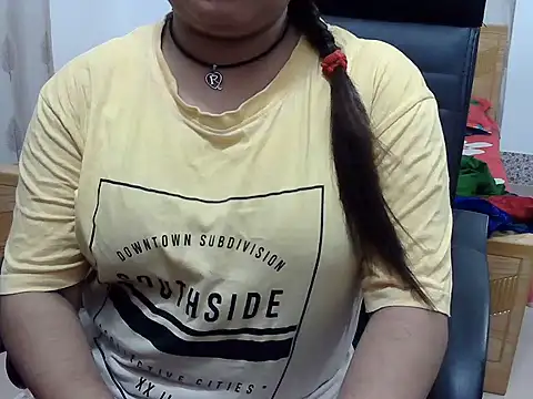 SexyRani2000 live cam on StripChat