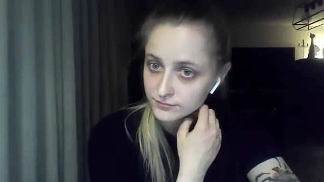 LeaWetGirl webcam