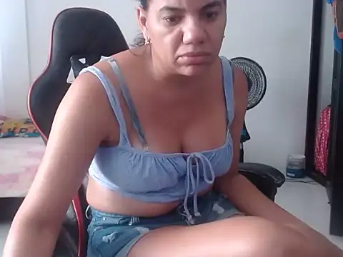 Adriana_0312 webcam