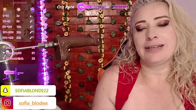 sofiacurvy_45 webcam