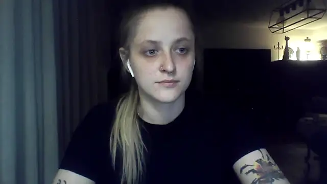 LeaWetGirl webcam