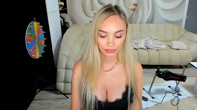HaleySweet18 webcam