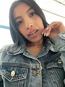 Tiffany_Low live cam on StripChat