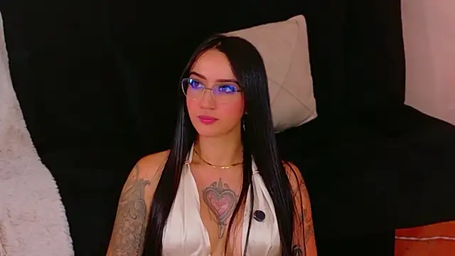 EmmyEvans1 live webcam show