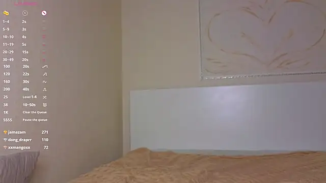 LitellyBella webcam