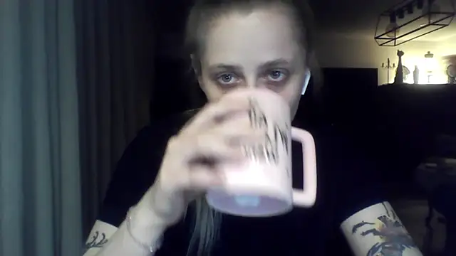 LeaWetGirl webcam
