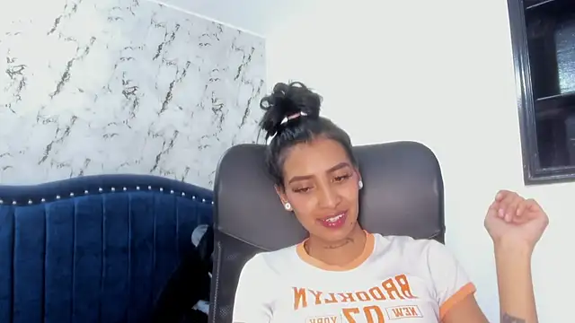 KarlaSlutSkinny__ webcam