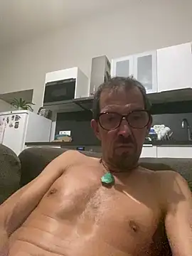 createur34 live cam on StripChat