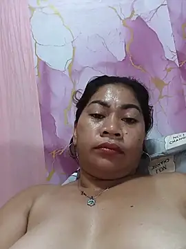 SweetChubbyMommy_02 live webcam show