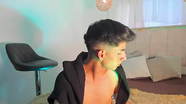 Vincent_Kane live cam on StripChat