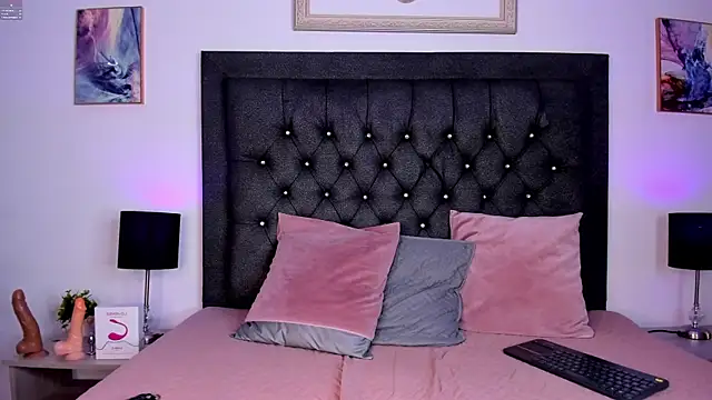 Mia_ink1111 webcam