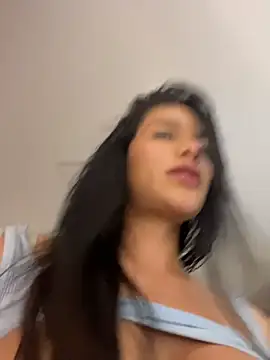 Emmily_19 live webcam show