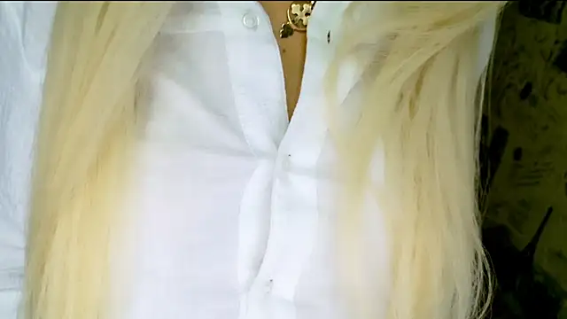 lovely-eyes live cam on StripChat