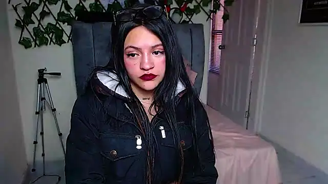 Violettasquirt live cam on StripChat