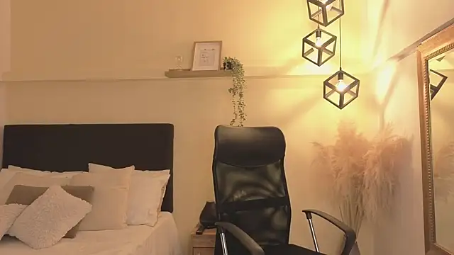 DahianaWalcott live cam on StripChat