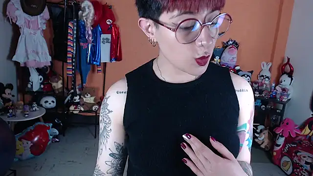 missmiia2 - MissMiia2's free webcam - UK Sex Cams