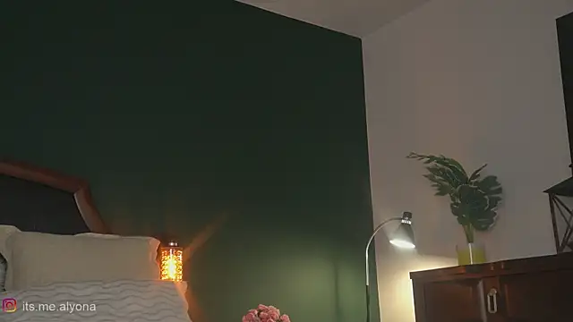 Alyonaqueen_ webcam