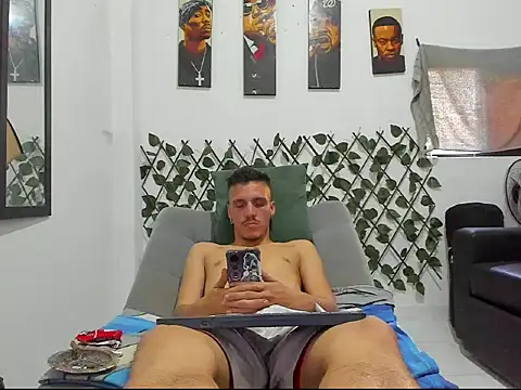 Latins_Boss webcam