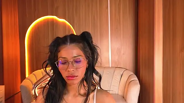Alina_b_ webcam