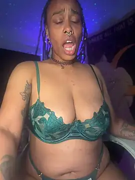 Lunalovesyou8 live sex cam