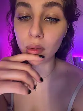 Your_insomniya live cam on StripChat