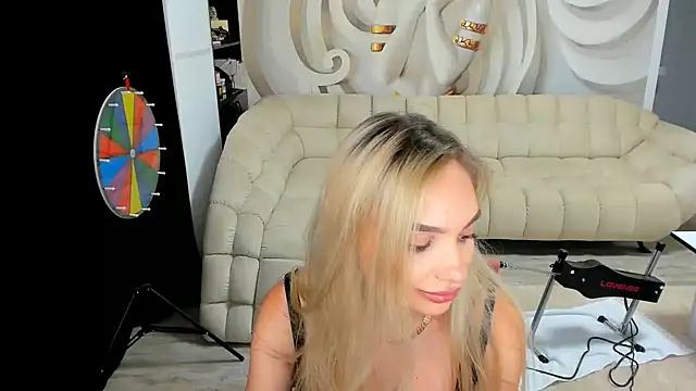 HaleySweet18 webcam