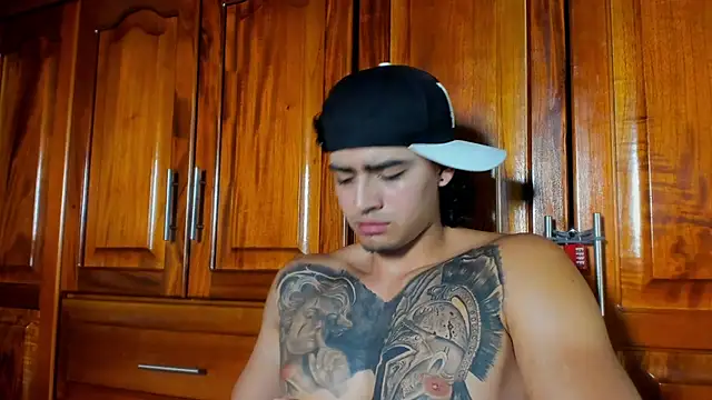 elliot_colton live cam on StripChat
