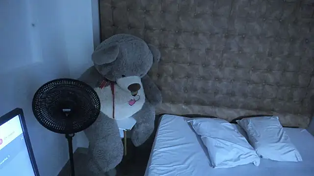 violet_giraldo live webcam