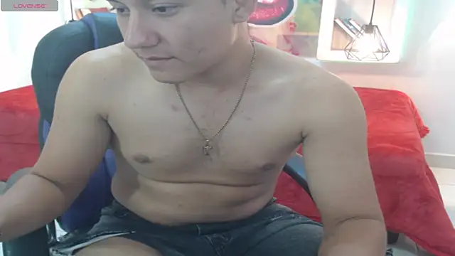 DominantBoy4 webcam