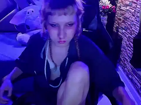 vivienne_hadi live cam on StripChat
