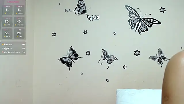 liz7skinny live cam on StripChat