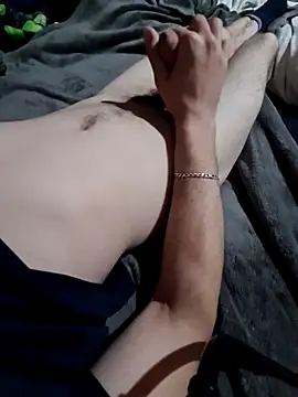 AllwaysHornyJames webcam