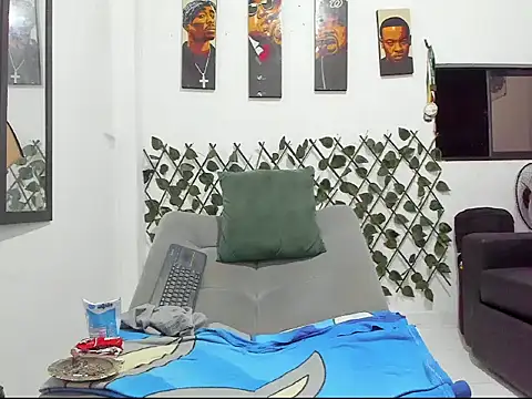 Latins_Boss webcam