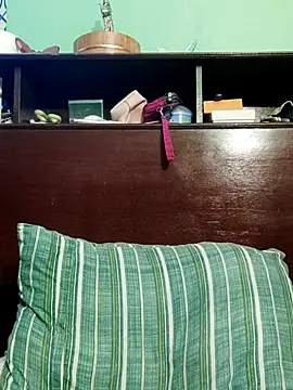 queensoreal (Ask my age) - Save me ,my heart is heavy...cum💦