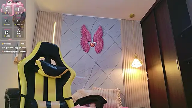 Sara_swift9 live webcam show