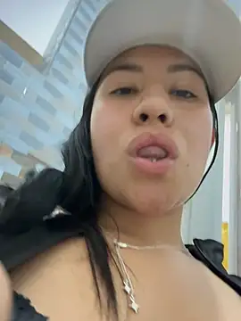 kim_monti webcam