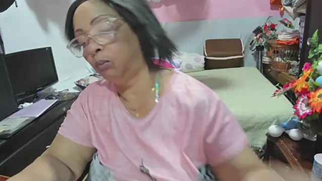 Mrs_mommy_ webcam