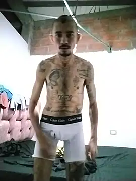 Danielcora live cam on StripChat
