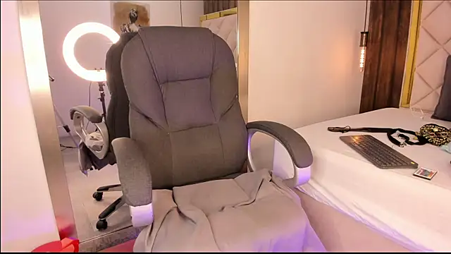 Ebony_Midnight webcam