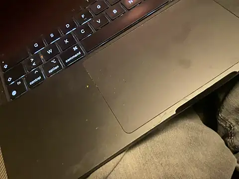 juicyprecumboy live cam on StripChat