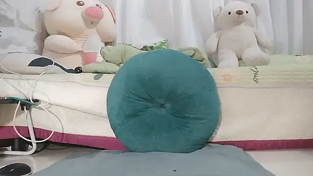 Bun_Bee live cam on StripChat