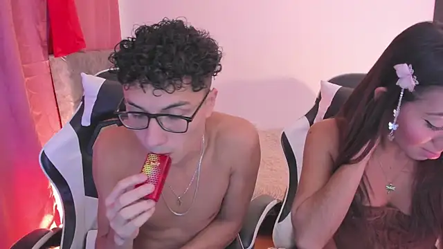 matias_karoll live cam on StripChat