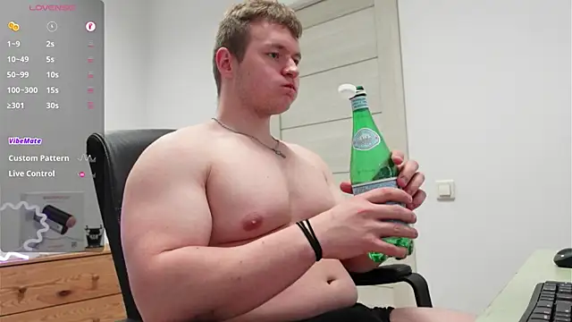 Richard_Dullas live cam on StripChat