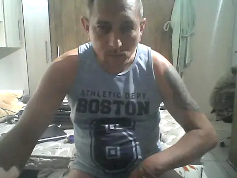 raposaoofc13 live cam on StripChat
