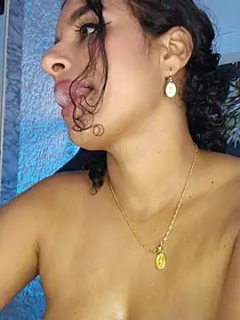 Alizon_1 live webcam show