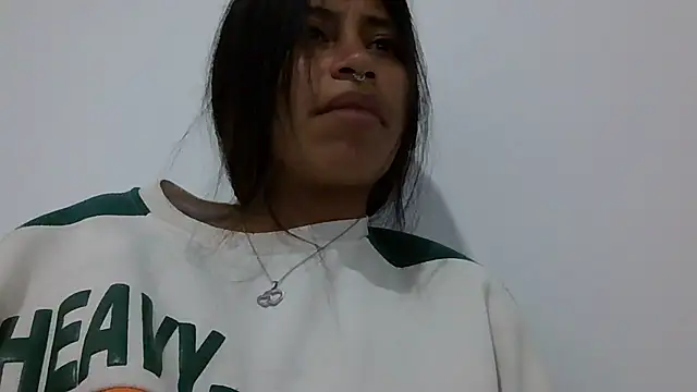 Pocahontas_Honey live cam on StripChat