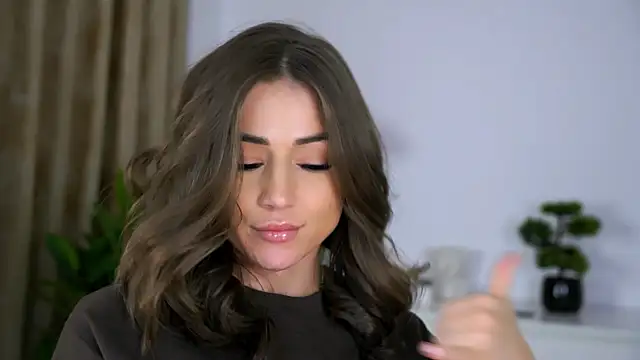 AishaSins webcam